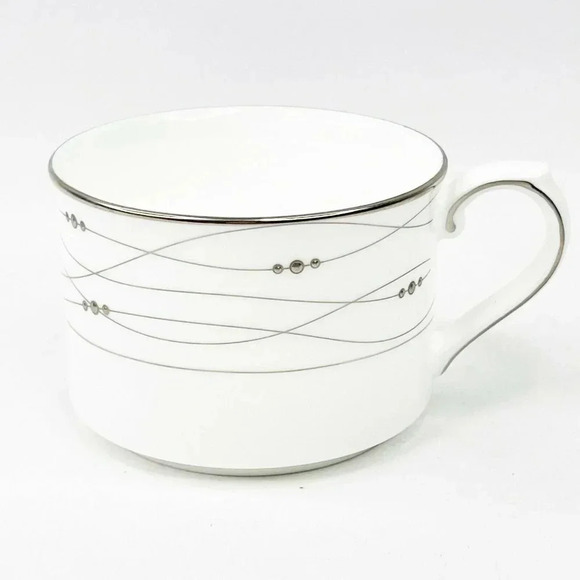 Royal Doulton Precious Platinum Fine China 5 Piece - Picture 10 of 11